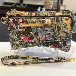 Betsey Johnson Floral Talli 2 Compartment Zippered Wristlet (NWOT)